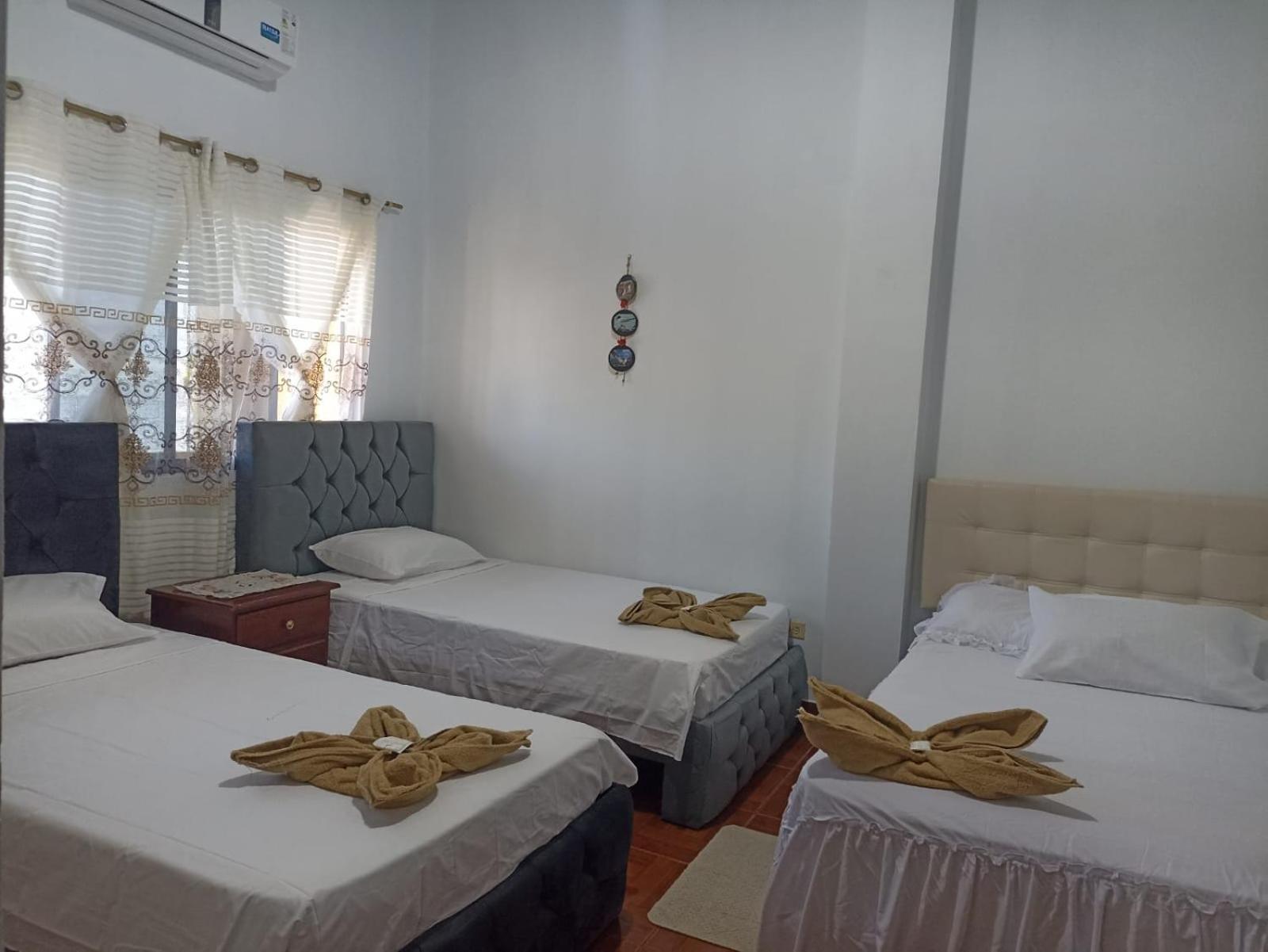 Hostal Dorys Mar Puerto Baquerizo Moreno Exterior photo